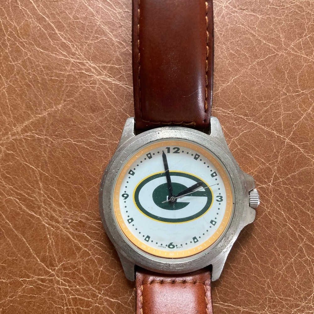 Vintage LogoArt | Green Bay Packets Brown Leather Strap Watch with Silver Case